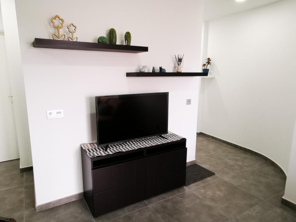 Chung cư 65 m² 2 phòng ngủ, 2 phòng tắm riêng ở Đô thị Adeje Costa Adeje  Ngoại thất bức ảnh