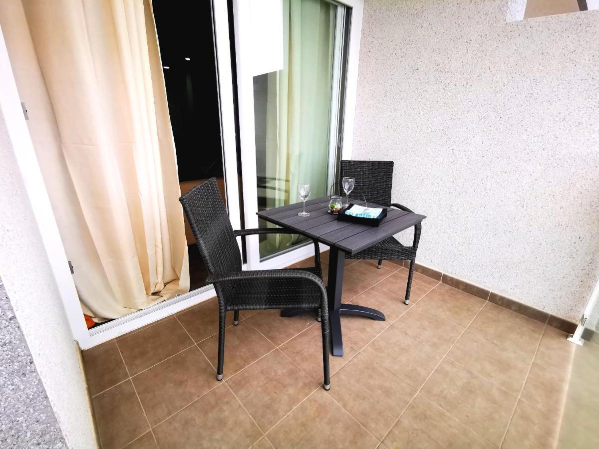 Chung cư 65 m² 2 phòng ngủ, 2 phòng tắm riêng ở Đô thị Adeje Costa Adeje  Ngoại thất bức ảnh